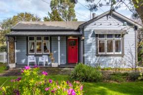 Red Door Cottage on Fox
